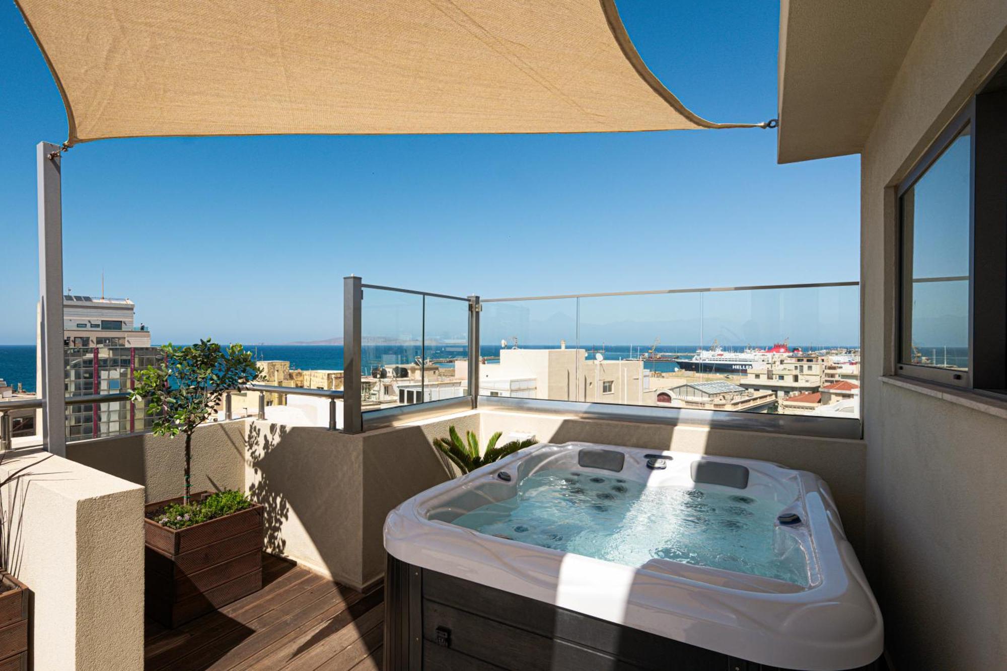 Junior Suite Hot Tub